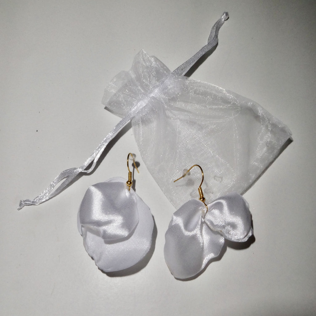 Pendientes de pétalos