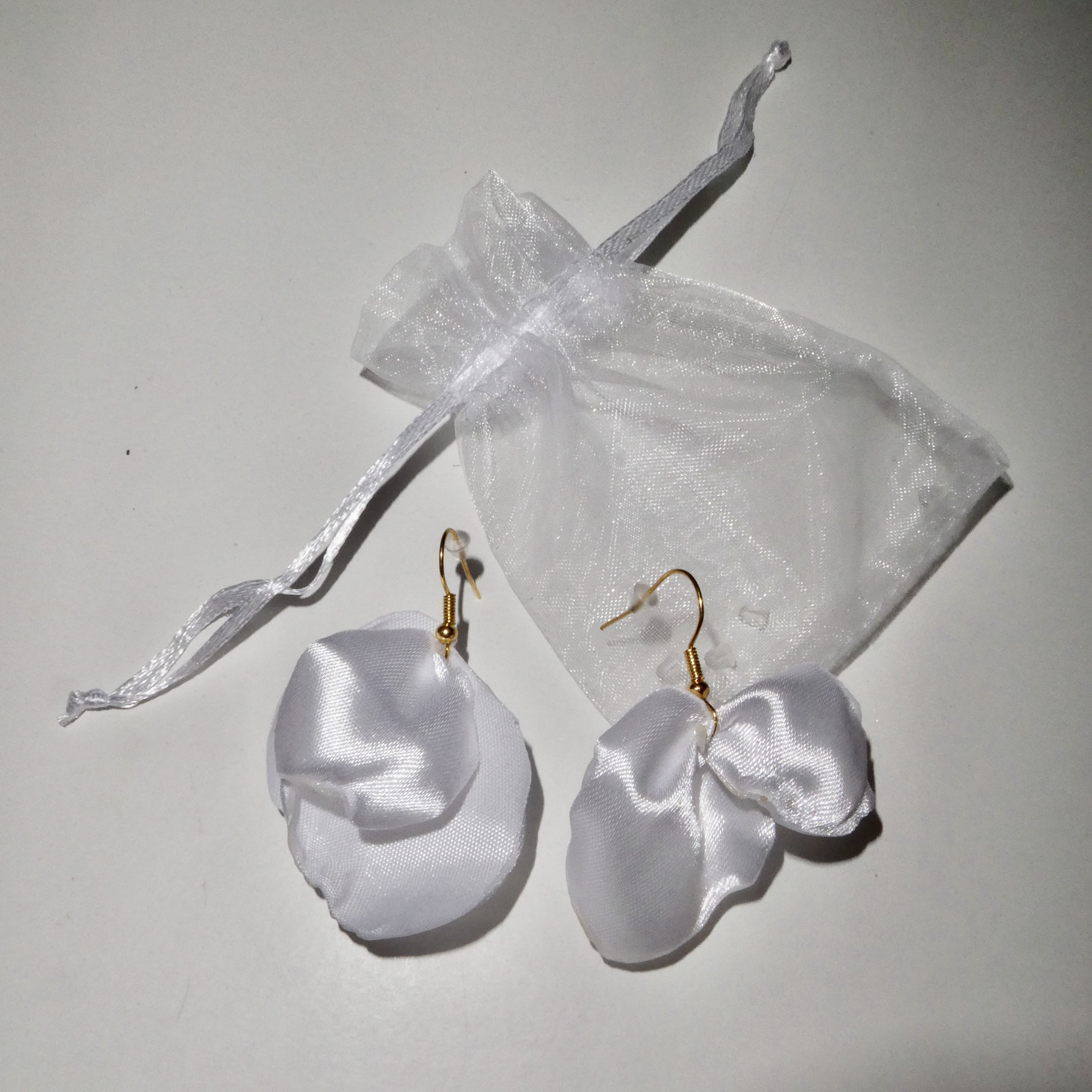Pendientes de pétalos