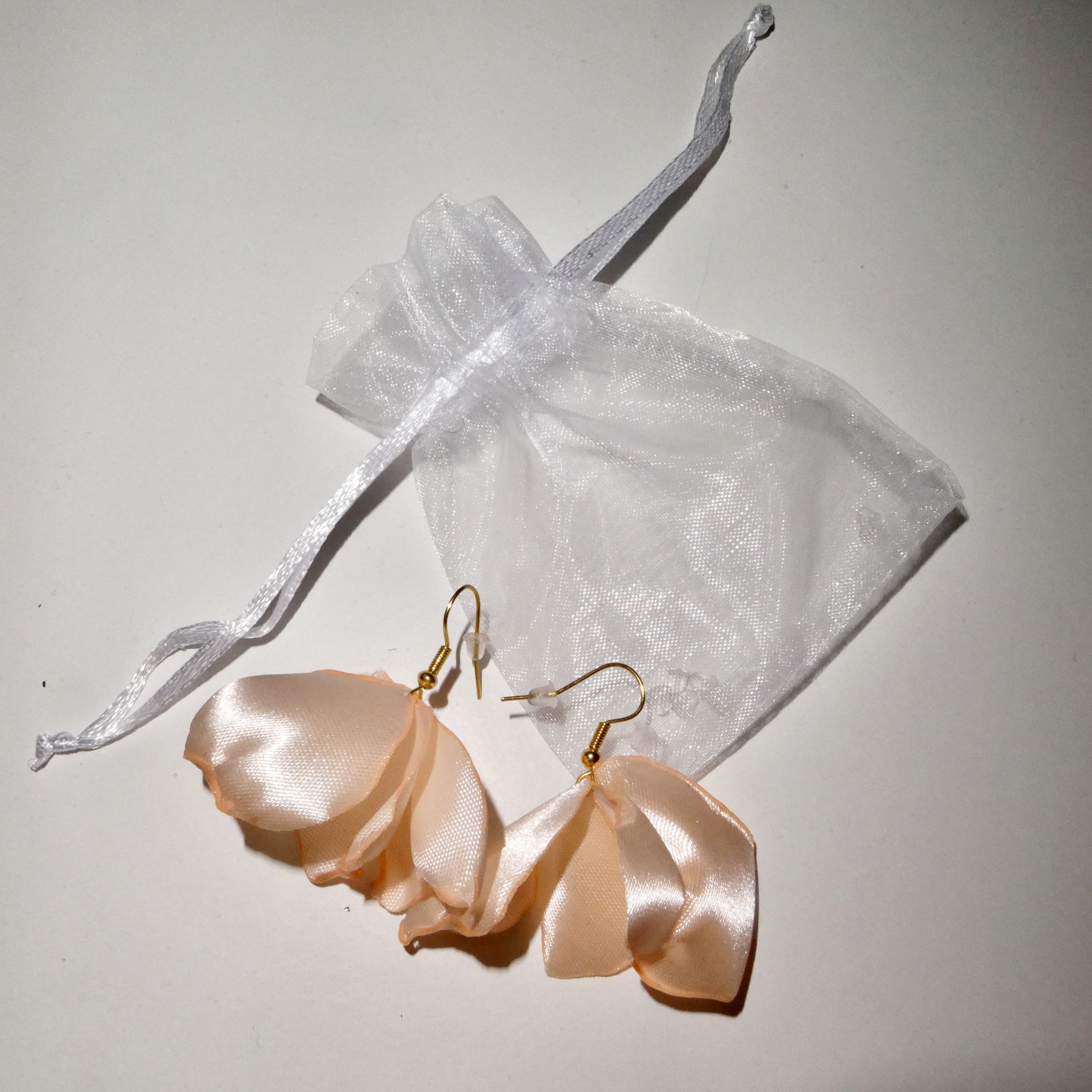 Pendientes de pétalos